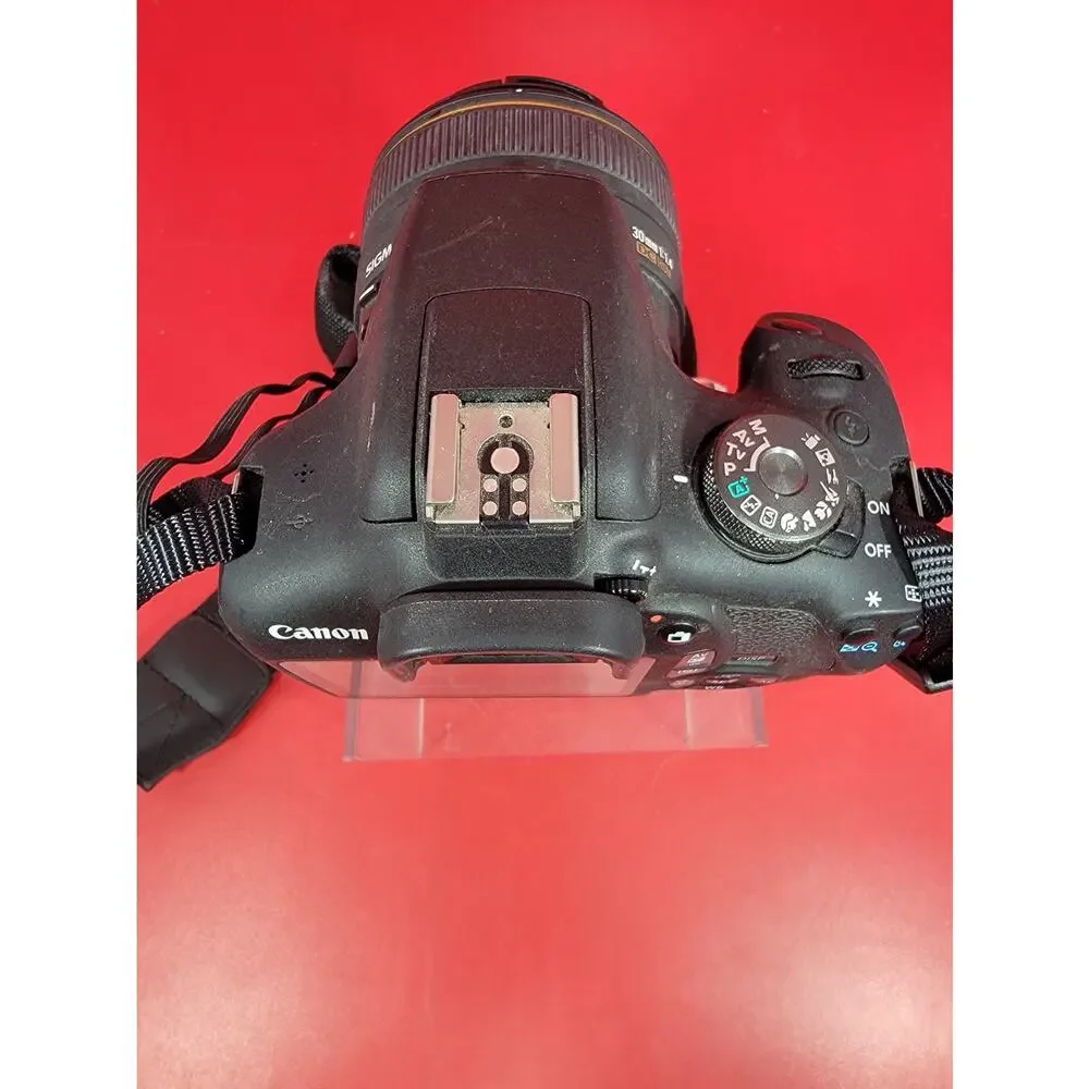 Canon EOS Rebel T7 DSLR Camera Sigma 30mm f/1.4 Lens Strap New Battery & Charger